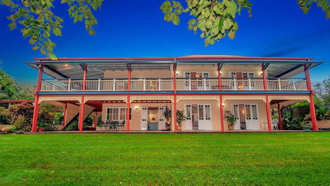 Williams Lodge - Sunshine Coast Guide 0