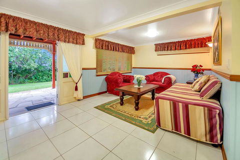 Williams Lodge - Sunshine Coast Guide 3
