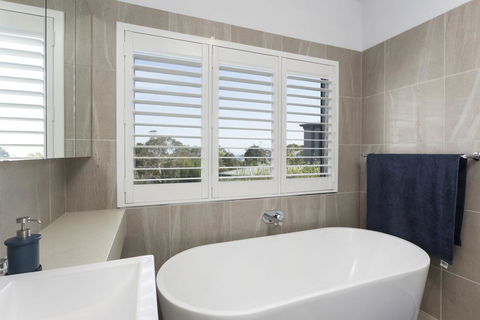 WINDSPRAY - MOUNT MARTHA - Sunshine Coast Guide 2
