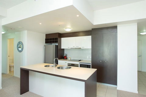 Wings Resort - Private Apartments - Sunshine Coast Guide 3