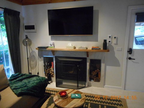 Wurrung B & B - The Cottage - Sunshine Coast Guide 3