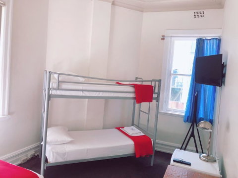Wynyard Hotel - Sunshine Coast Guide 3