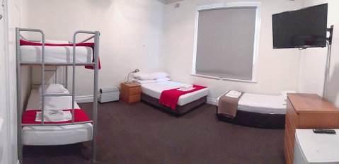 Wynyard Hotel - Sunshine Coast Guide 1