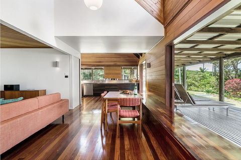Your Luxury Escape - Cedar View - Sunshine Coast Guide 1
