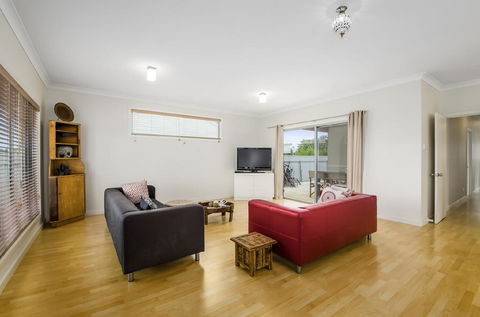 Zaahira House - Sunshine Coast Guide 2