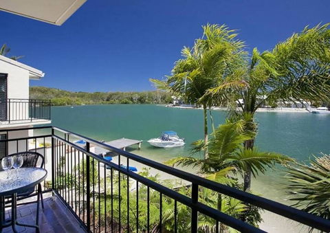 1 Holiday In Peza Court - Sunshine Coast Guide 1