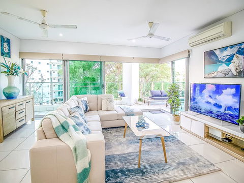 ZEN TOWERS - COZY HOLIDAY HOME For Families In CBD - Sunshine Coast Guide 1