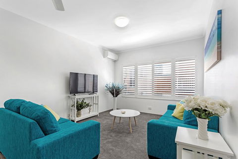 Zenith Unit 7 - Shoal Bay - Sunshine Coast Guide 2