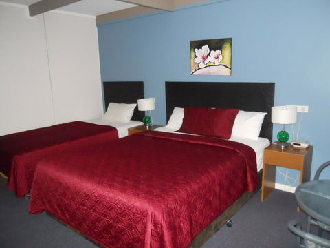 Zero Inn Motel - Sunshine Coast Guide 0