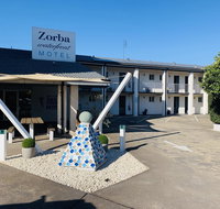 Zorba Waterfront Motel - Sunshine Coast Guide