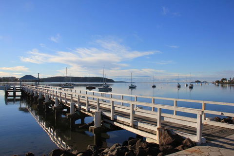 Zorba Waterfront Motel - Sunshine Coast Guide 1