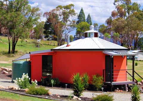 Zuny Yurt - Sunshine Coast Guide 1