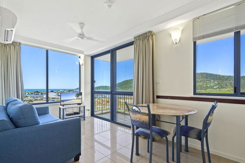 AirliediseNO Hills5min Walk 2 Port Of Airlie/Ferry TerminalWiFiNetflix - Sunshine Coast Guide 0