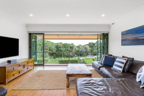A Perfect Stay - 3 James Cook Apartments - Sunshine Coast Guide 1