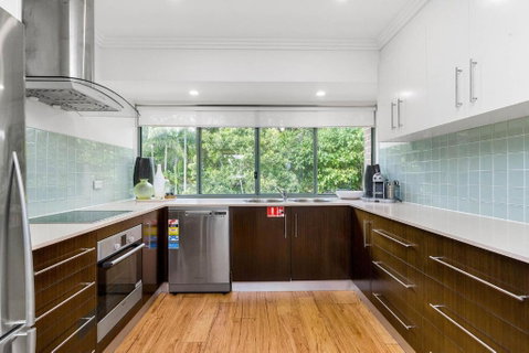 A Perfect Stay - 3 James Cook Apartments - Sunshine Coast Guide 3