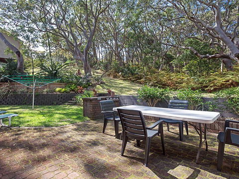 Adriana 3 Unit With A Backyard - Sunshine Coast Guide 3