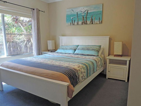 Adriana 3 Unit With A Backyard - Sunshine Coast Guide 1