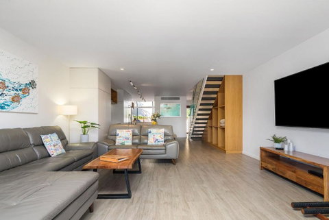 A Perfect Stay - 4 James Cook Apartments - Sunshine Coast Guide 4