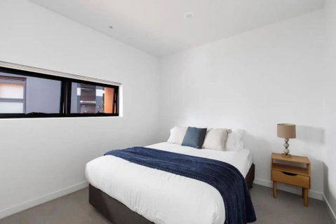 A 3BR Apt Next To Melbourne Zoo FREE Parking - Sunshine Coast Guide 4