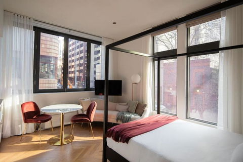 A City-centre Studio For Savvy Business Travellers - Sunshine Coast Guide 0