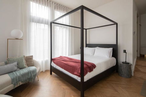 A City-centre Studio For Savvy Business Travellers - Sunshine Coast Guide 1