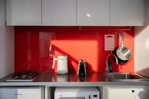 A City-centre Studio For Savvy Business Travellers - Sunshine Coast Guide 2