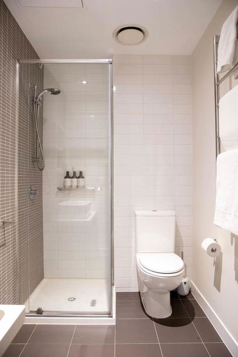 A City-centre Studio For Savvy Business Travellers - Sunshine Coast Guide 4