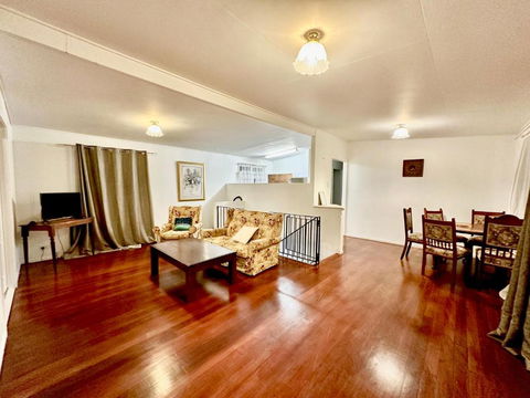A Comfortable House Close To Westfield - Sunshine Coast Guide 0
