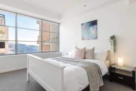 A Comfy 2BR Apt Amazing View Of Darling Harbour - Sunshine Coast Guide 1