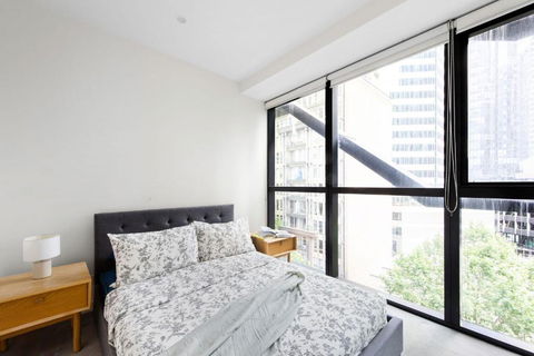A Comfy 2BR Apt Next To QV & Melbourne Central - Sunshine Coast Guide 1