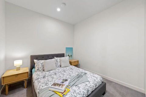 A Comfy 2BR Apt Next To QV & Melbourne Central - Sunshine Coast Guide 4