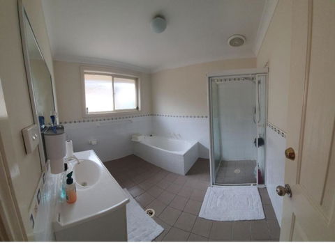 A Cosy Private Bedroom For You (2) - Sunshine Coast Guide 2
