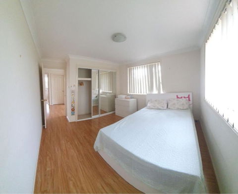 A Cosy Private Bedroom For You (2) - Sunshine Coast Guide 0