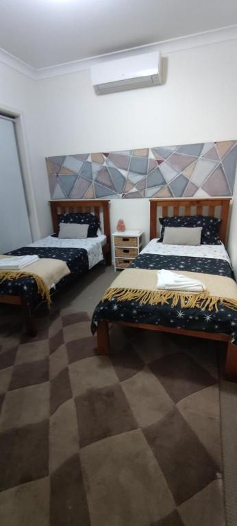 A Cosy Villa, Close To All Essentials - Sunshine Coast Guide 0