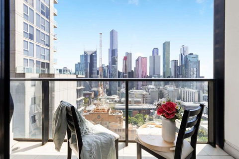 A Cozy 2BR Apt Near Melbourne Central City Views - Sunshine Coast Guide 2