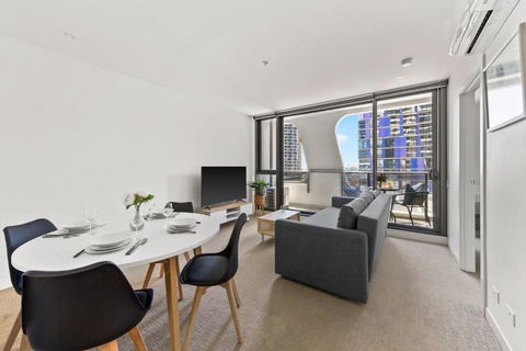 A Cozy 2BR Apt Next To Queen Victoria Market & Melbourne Central With City Views - Sunshine Coast Guide 4