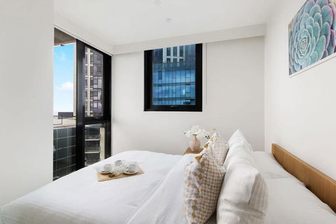 A Cozy 2BR Apt With Panoramic Views FREE Parking - Sunshine Coast Guide 4