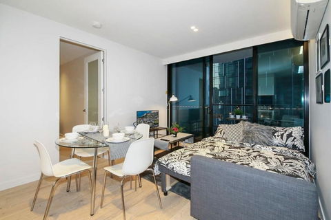 A Cozy & Stylish 2BR Suite In Melbourne CBD - Sunshine Coast Guide 2