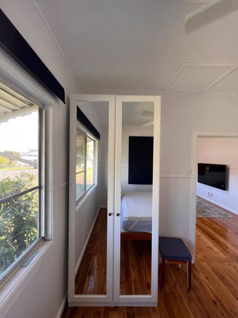 A Delightful Two-bedroom Cottage On Toowoon Bay. - Sunshine Coast Guide 4