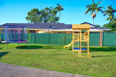 A Kids Dream & Paradise For Parents - Sunshine Coast Guide 3
