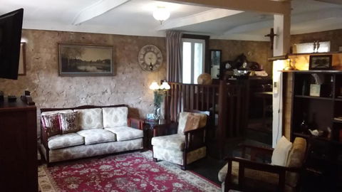 A La Folly The Retreat - Sunshine Coast Guide 2