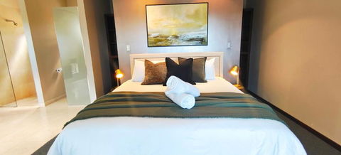A La Plage Beach House - Sunshine Coast Guide 1