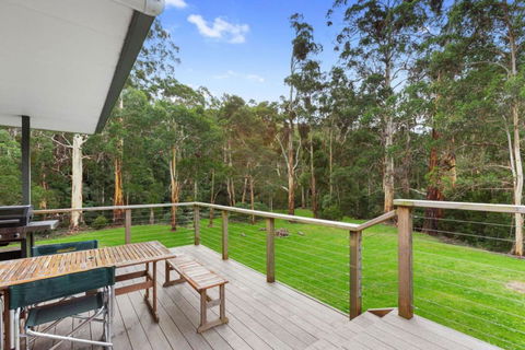 A Little Touch Of Paradise - Sunshine Coast Guide 1