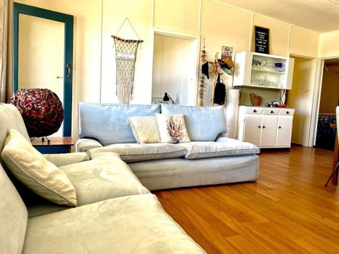 A Magic Shack - Relax, Recharge, Frolic & Fish - Sunshine Coast Guide 3
