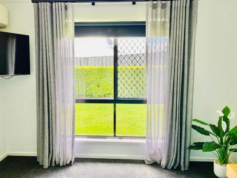 A Peaceful Private Home Away From Home In Pacific Pines - Sunshine Coast Guide 3