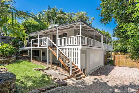 A Perfect Stay - Hummingbird - Sunshine Coast Guide 1