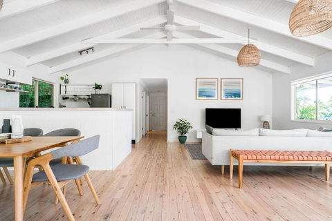 A Perfect Stay - Hummingbird - Sunshine Coast Guide 2