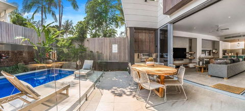 A Perfect Stay - KoKos Beach House 2 - Sunshine Coast Guide 1