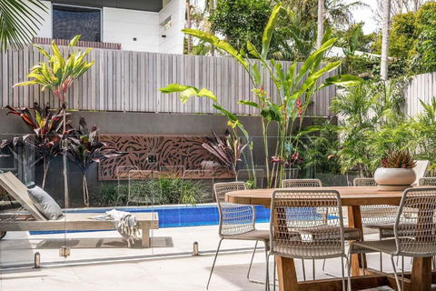 A Perfect Stay - KoKos Beach House 2 - Sunshine Coast Guide 4