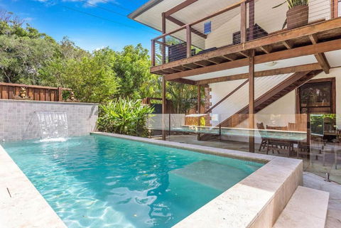 A Perfect Stay - Skye Lodge - Sunshine Coast Guide 0